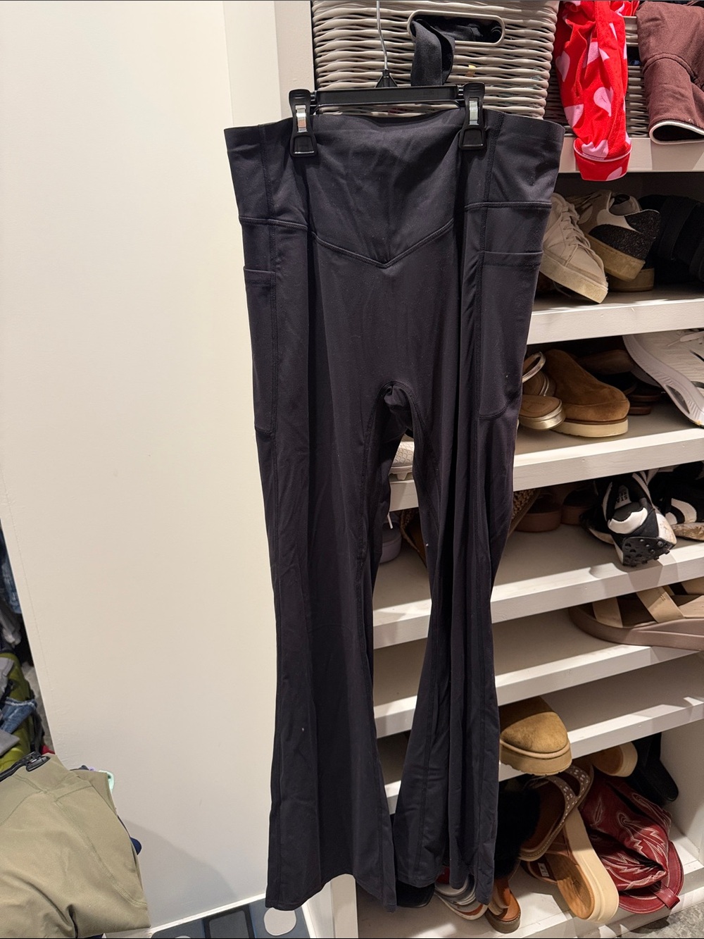 HALARA Black Boot-Cut Active Leggings with Side Pockets